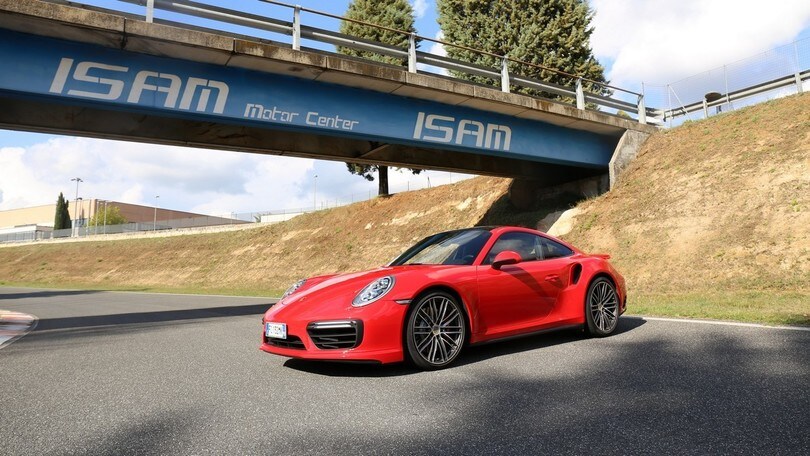 Porsche 911 Turbo, la prova: foto