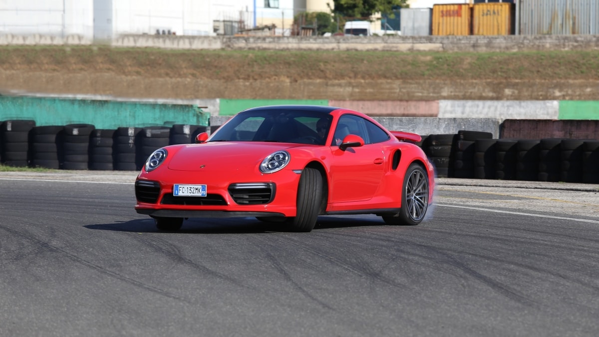 Porsche 911 Turbo, la prova tripla – la supercar “quotidiana”
