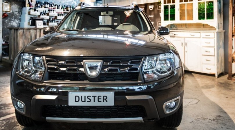 Nuova Dacia Duster Black Shadow, foto e prezzi