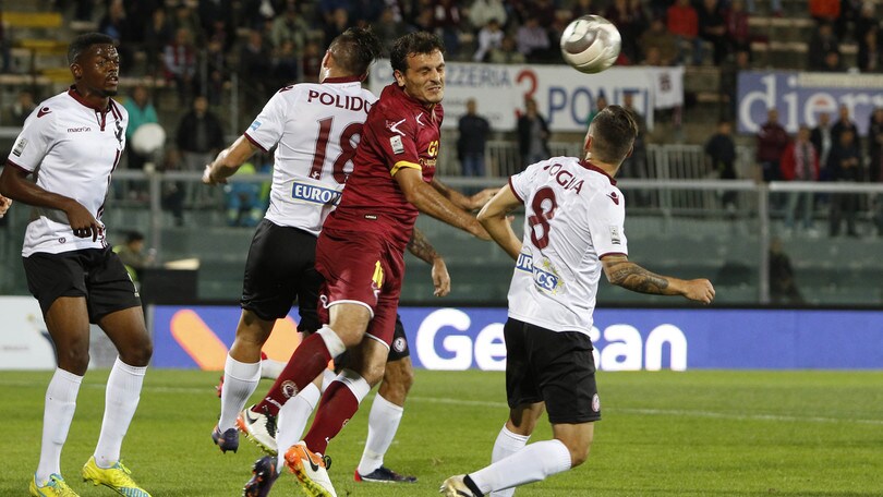 Lega Pro, Livorno-Arezzo 1-1: Yamga firma il pari, Moscardelli espulso