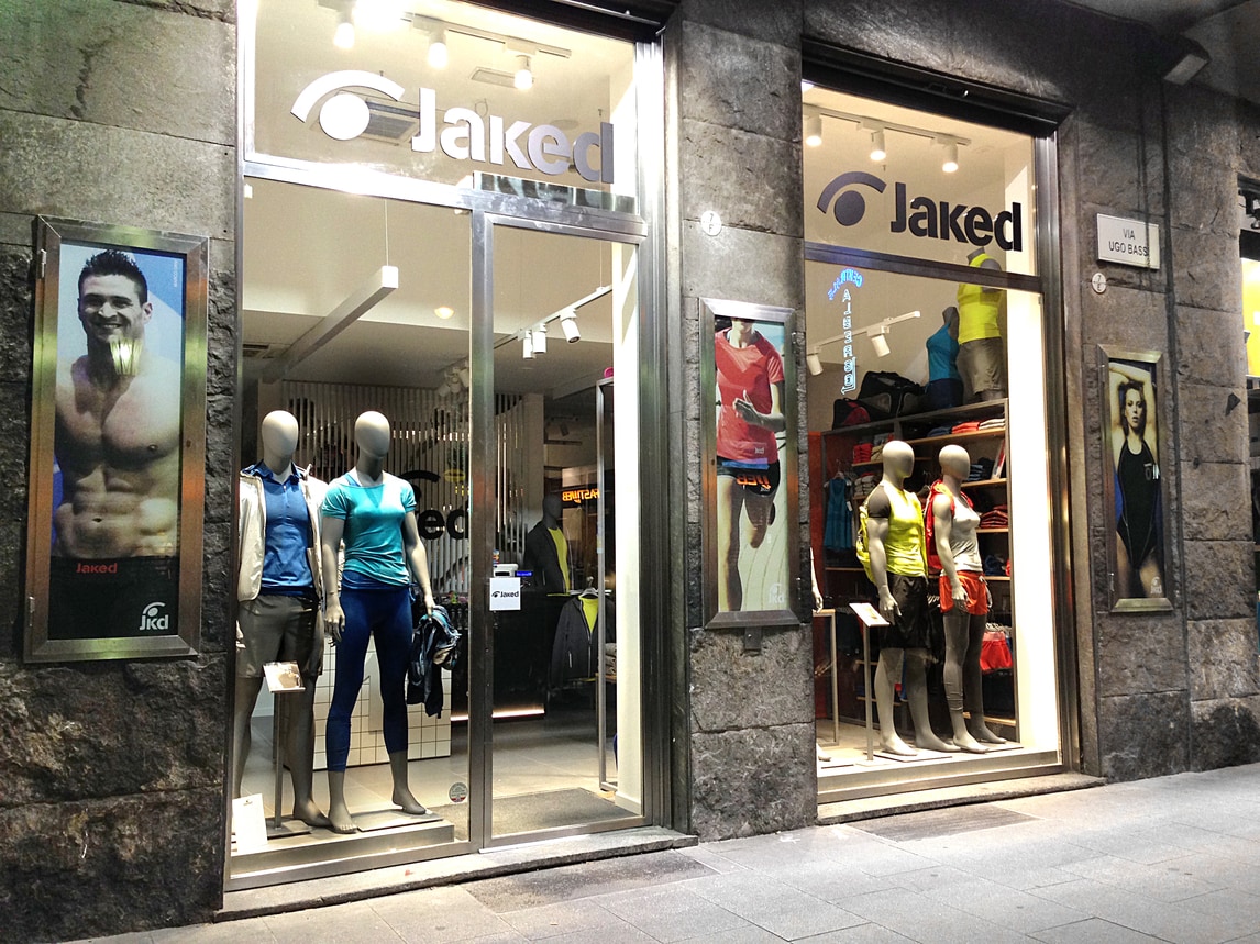 Festeggiamenti allo store Jaked di Bologna