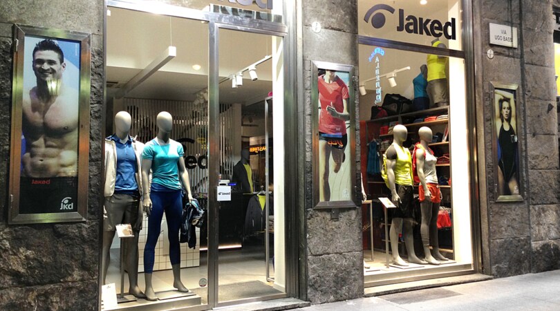 Festeggiamenti allo store Jaked di Bologna