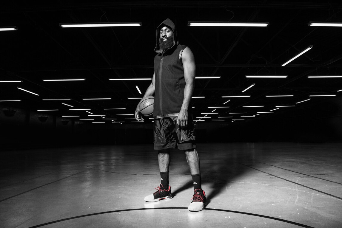 NBA. James Harden lancia la sua scarpa firmata adidas