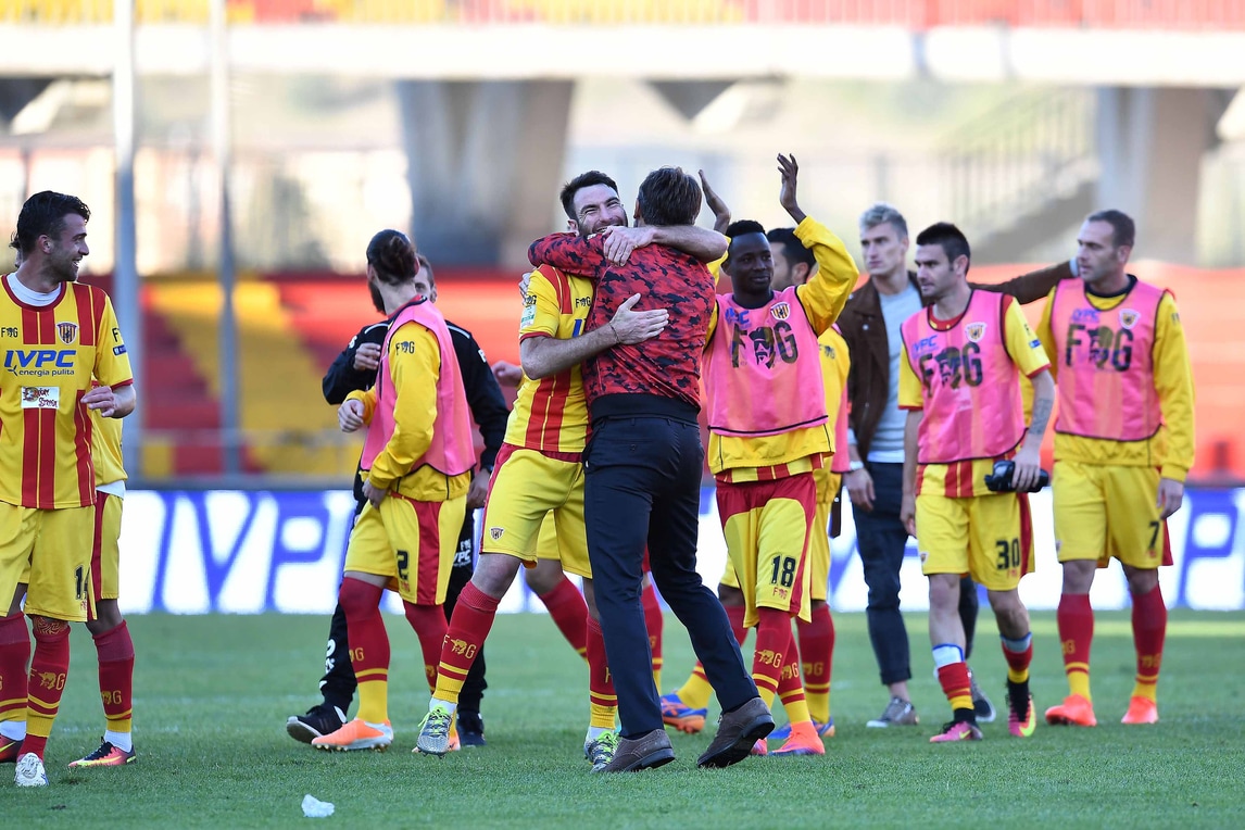 Serie B, festa Benevento. Chibsah fa impazzire il Vigorito