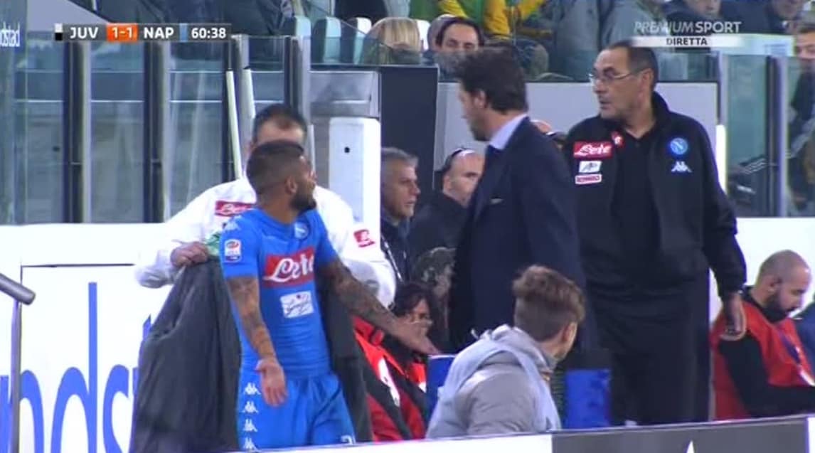 Napoli: Insigne sostituito, battibecco con Sarri