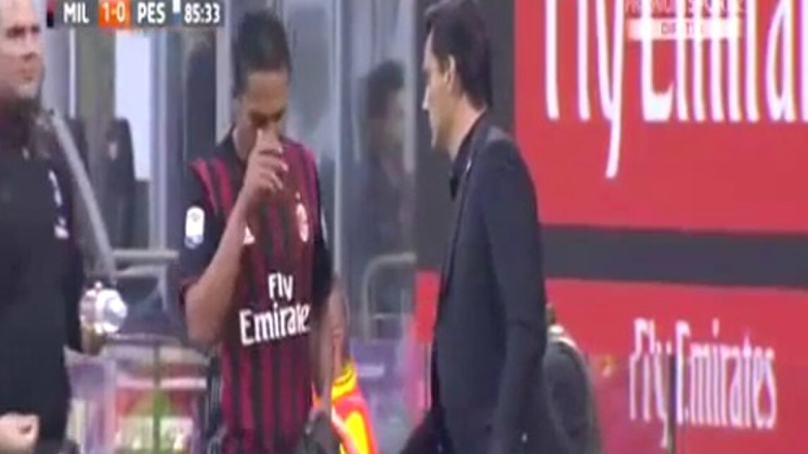 Milan: Montella sostituisce Bacca, l'attaccante la prende male