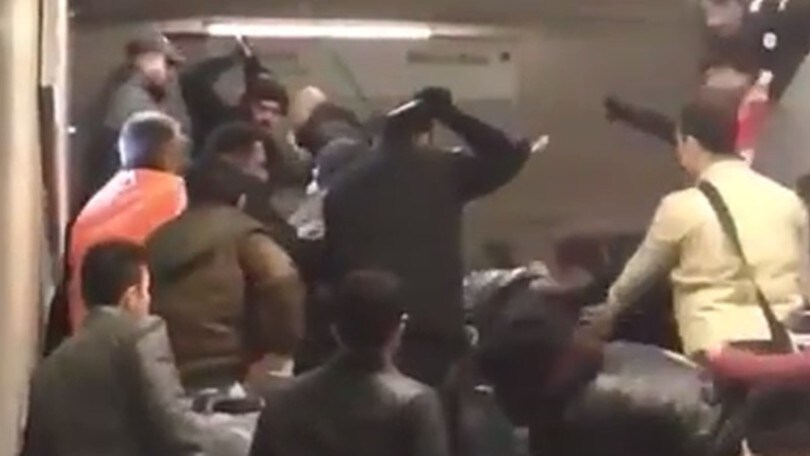 Istanbul, scontri in metro tra i tifosi di Napoli e Besiktas