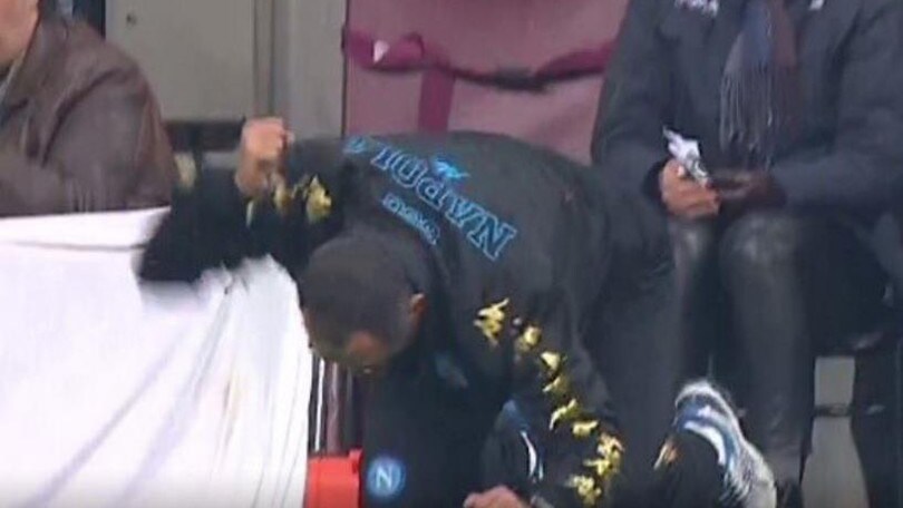 Champions League Napoli, la disperazione di Sarri dopo l'ultima chance di Insigne