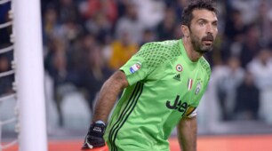 Buffon storico, 600 volte in A: ecco la classifica delle presenze