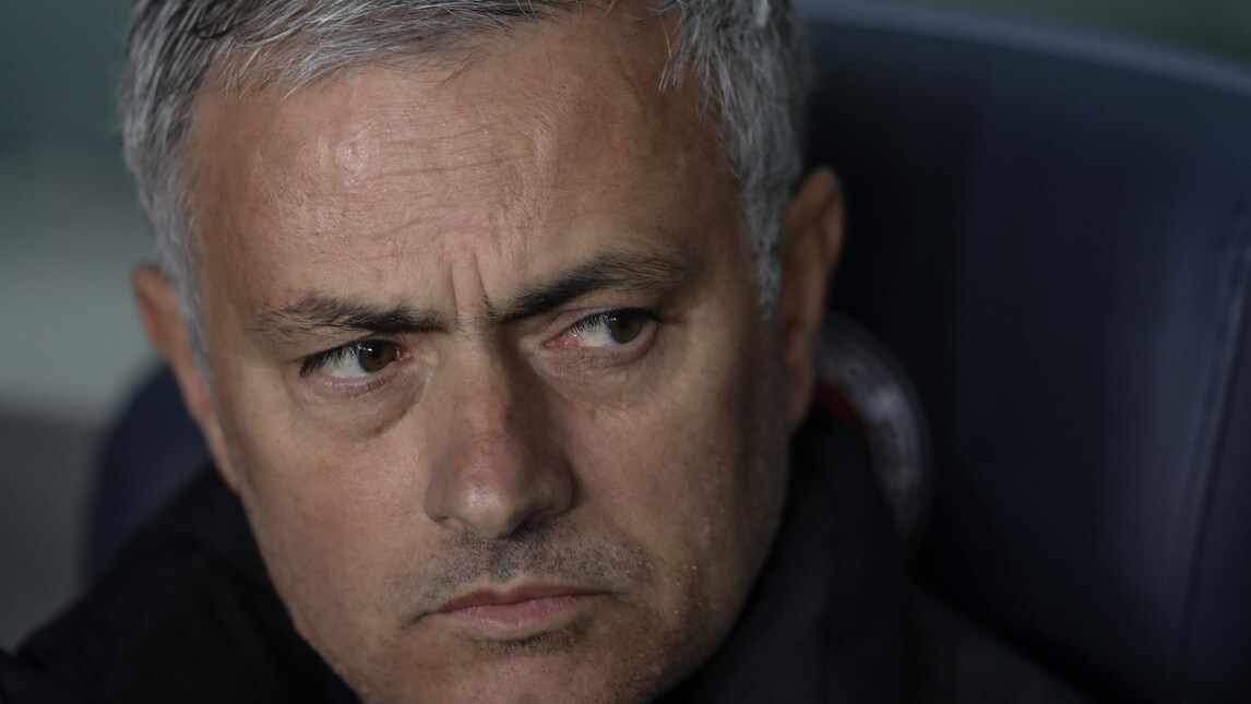 Manchester United, Mourinho vuole cacciarne otto: anche Darmian e Schweinsteiger
