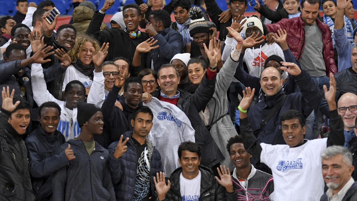 Napoli-Lazio, serata speciale per 25 migranti