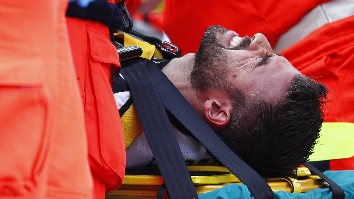 Chievo-Juventus, paura Barzagli: subito fuori in barella 