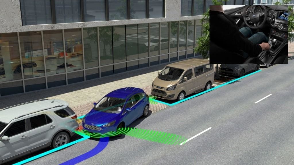Ford, parcheggio più sicuro con i nuovi sistemi di assistenza