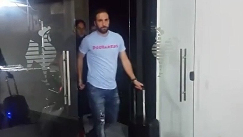 Argentina, l'arrivo di Higuain nel ritiro