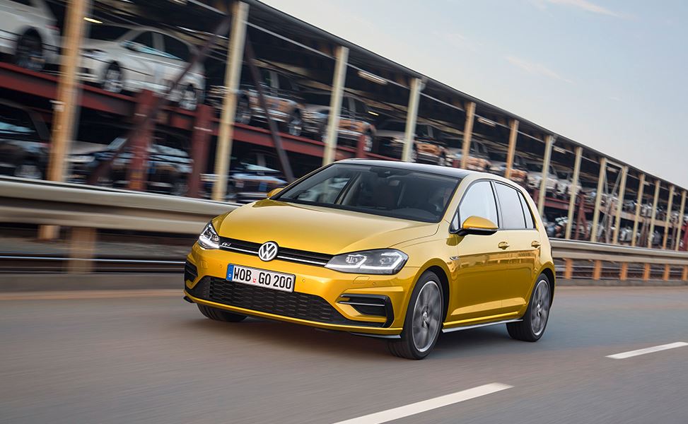Nuova Volkswagen Golf, debutta la guida semiautonoma
