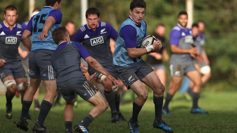 Rugby, gli All Blacks si allenano al Cus Roma