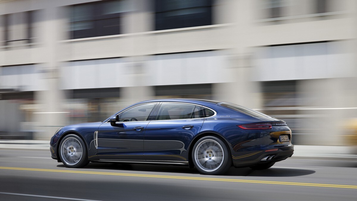 Porsche Panamera Executive 2017: foto