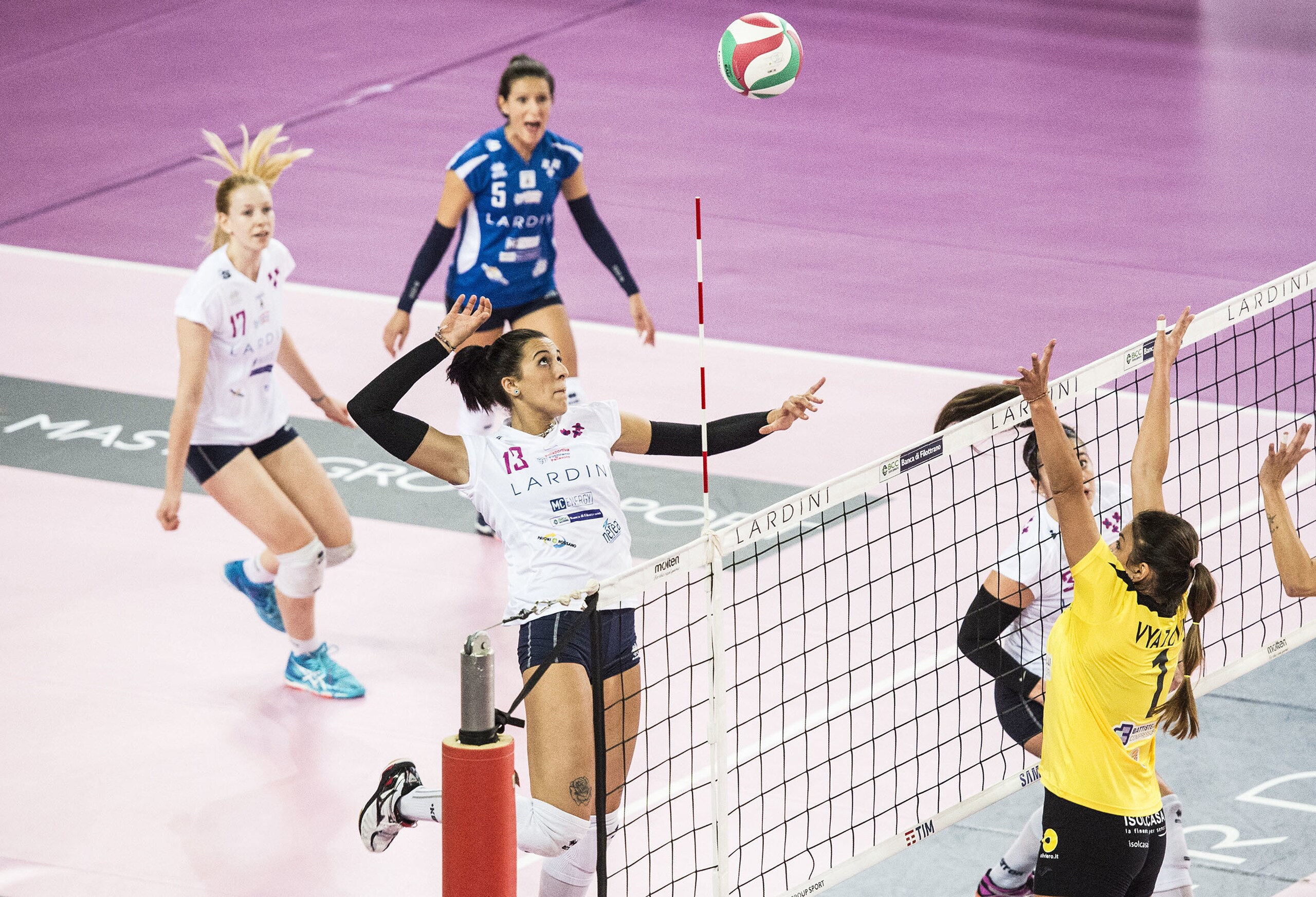 Volley: A2: Pesaro affronta Trento, Filottrano sfida Chieri