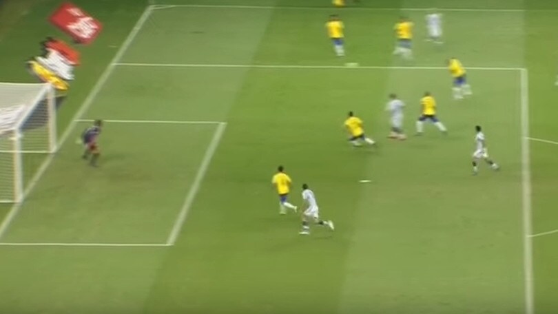 Lazio-Roma, il derby si riscalda: che parata di Alisson su Biglia!