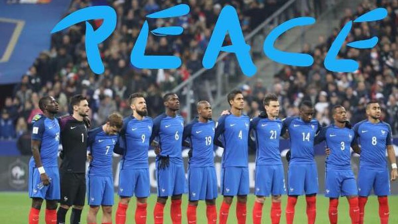 Parigi, un anno dopo le stragi. Pogba: «Peace»