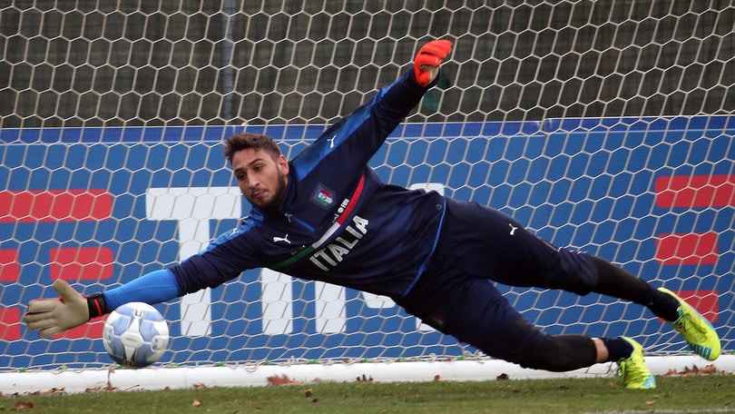 Donnarumma è a casa sua. L'Italia si allena a Milanello