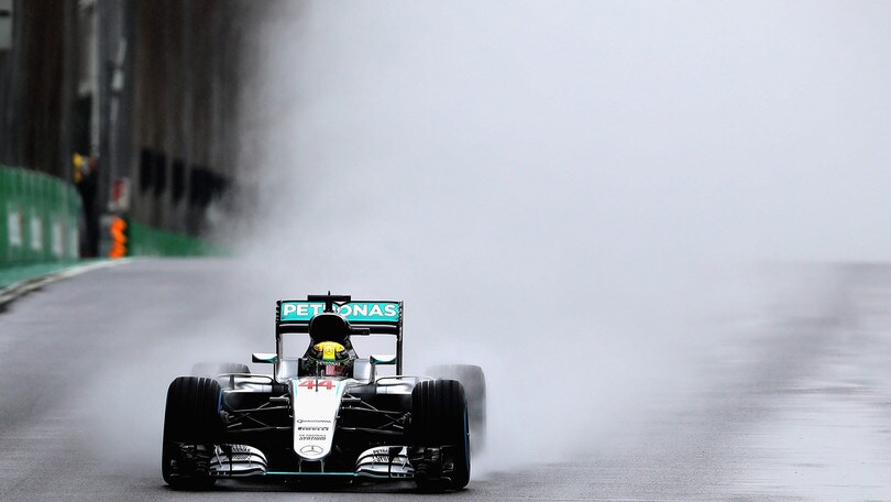 F1, Gp Brasile: trionfa Hamilton, poi Rosberg e Verstappen. Vettel quinto