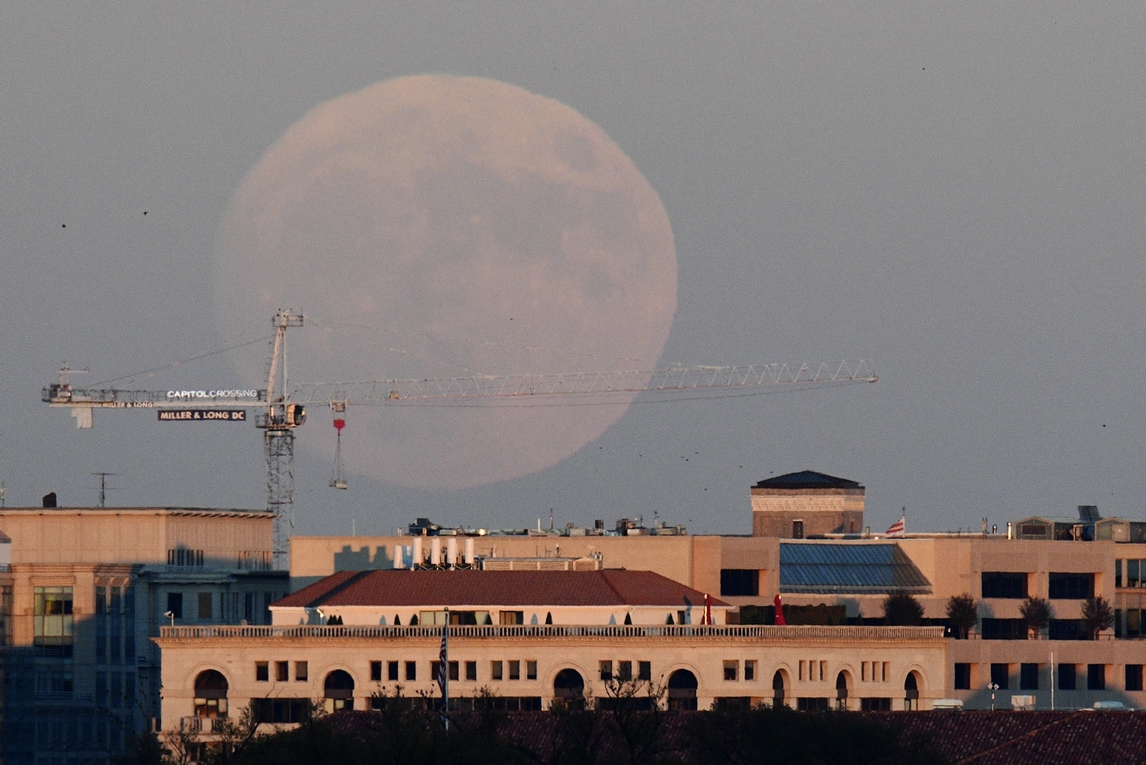 Ecco la "superluna": non era così vicina alla Terra da 68 anni