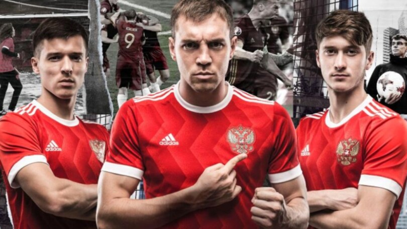 FOTO Stile sovietico per la nuova maglia della Russia