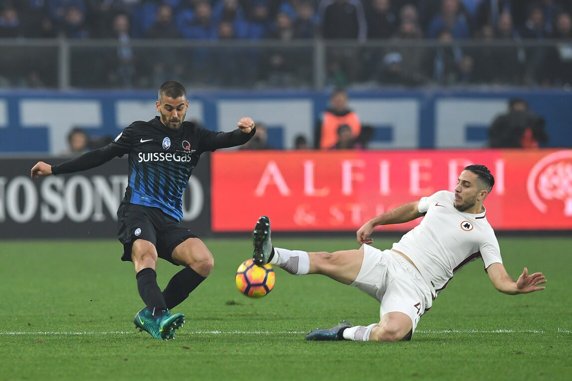 Roma, si ferma Manolas. Problema muscolare