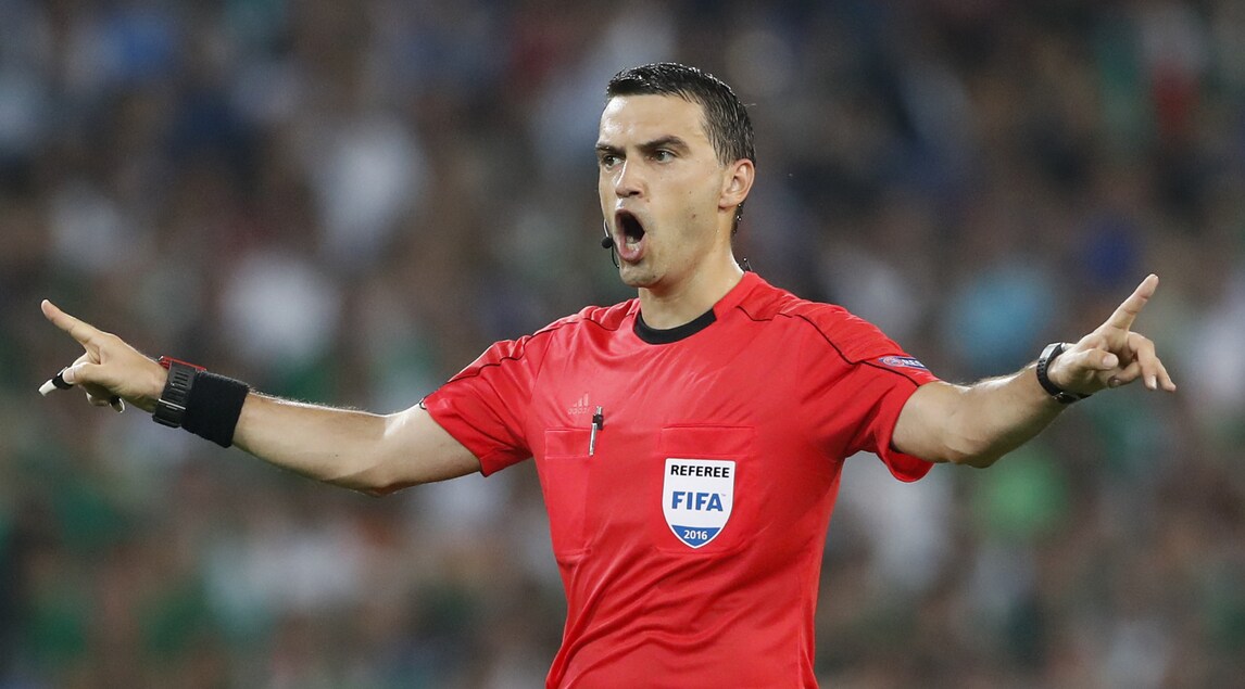 Hategan sarà l'arbitro di Napoli-Dinamo Kiev e la memoria torna a Cavani