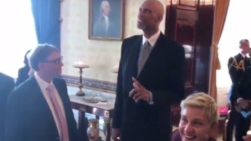 La Mannequin Challenge arriva alla Casa Bianca: tra i vip anche Michael Jordan e Kareem Abdul-Jabbar