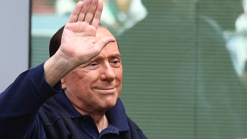 Berlusconi: «Sì a presidente onorario ma con poteri decisionali»