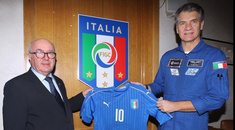 La maglia azzurra va nello spazio: Nespoli porterà il numero 10