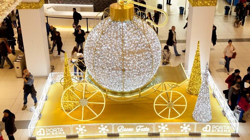 Il circo incantato illumina Porta di Roma