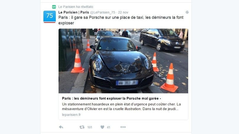 Parigi, la Porsche in doppia fila viene fatta brillare dalla polizia
