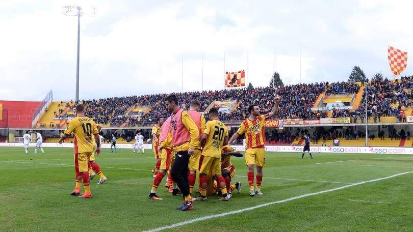 Serie B Benevento-Cesena, probabili formazioni e tempo reale alle 20.30