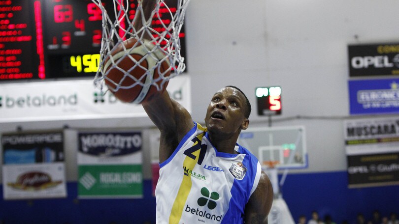 Archie esalta Capo d'Orlando, White affonda Cantù