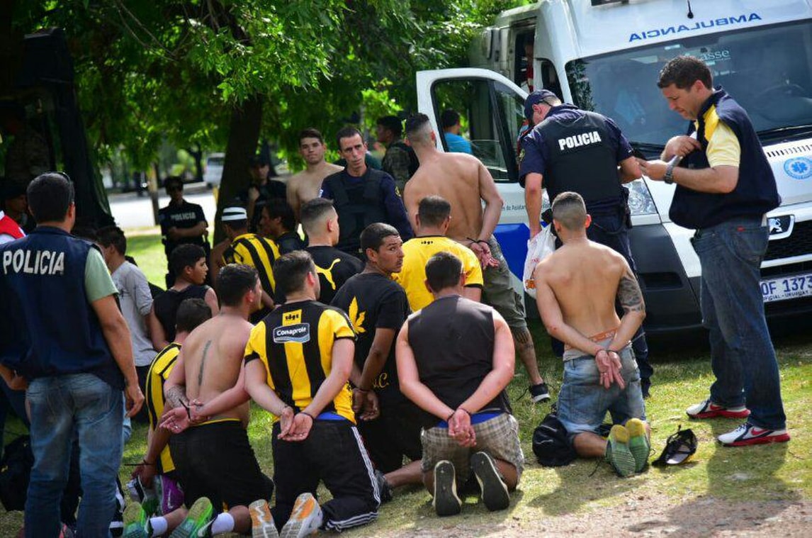 Nacional-Penarol, una "rivolta carceraria": il derby non si gioca