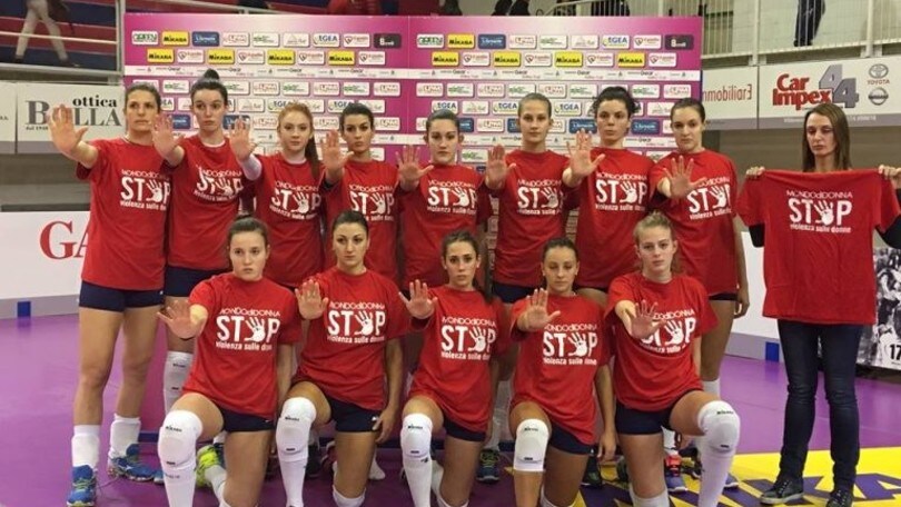 Volley: A2 Femminile, Mondovì contro la violenza sulle donne