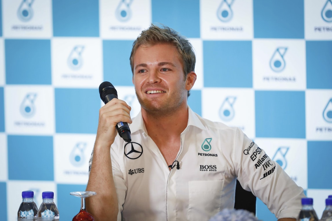 F1, Rosberg: «Ho fatto festa fino alle nove del mattino»