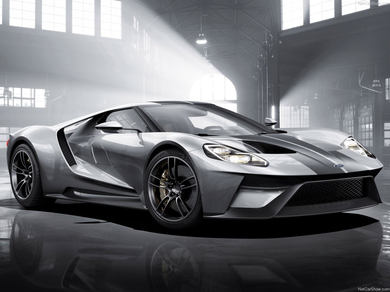 Ford scatena la cavalleria al Motor Show 2016