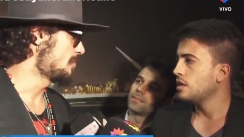 Osvaldo, reazione da rockstar con il giornalista