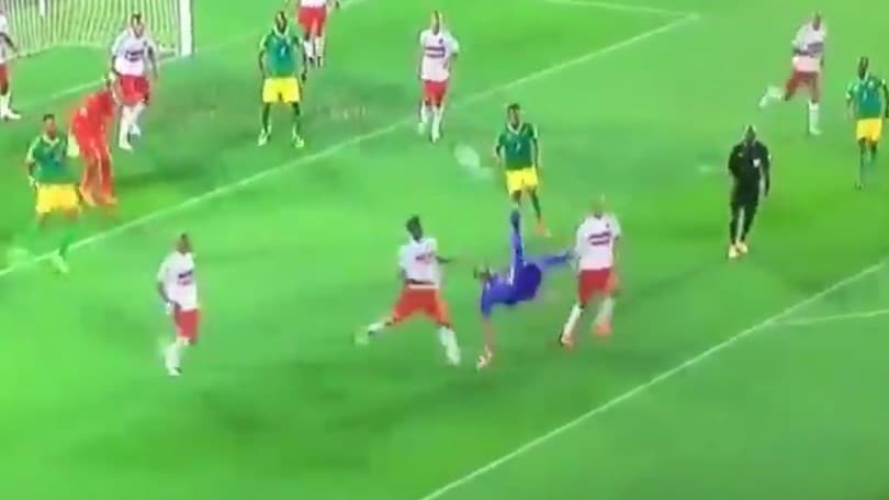 Il portiere segna su rovesciata al 95': finalista al Premio Puskas
