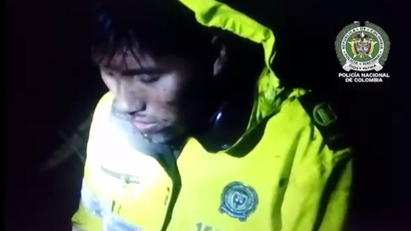 Il video straziante della Policia Nacional: ecco il sopravvissuto appena salvato