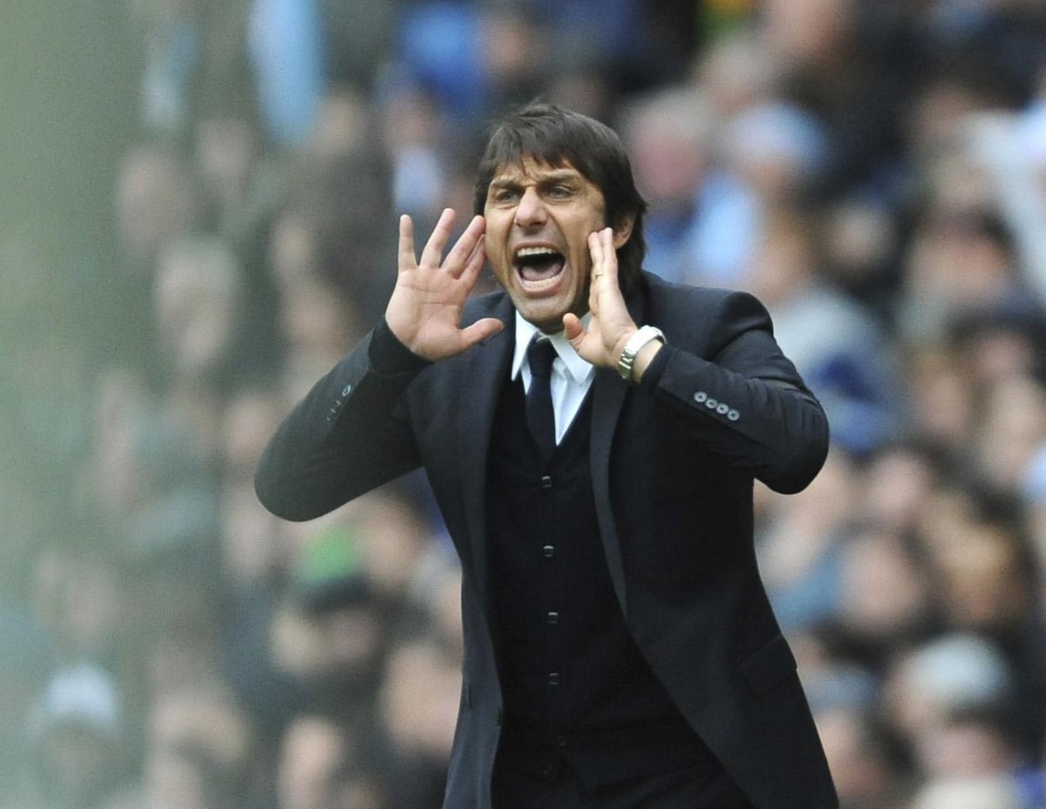 Conte salta la conferenza stampa: «Devo prendere il treno»