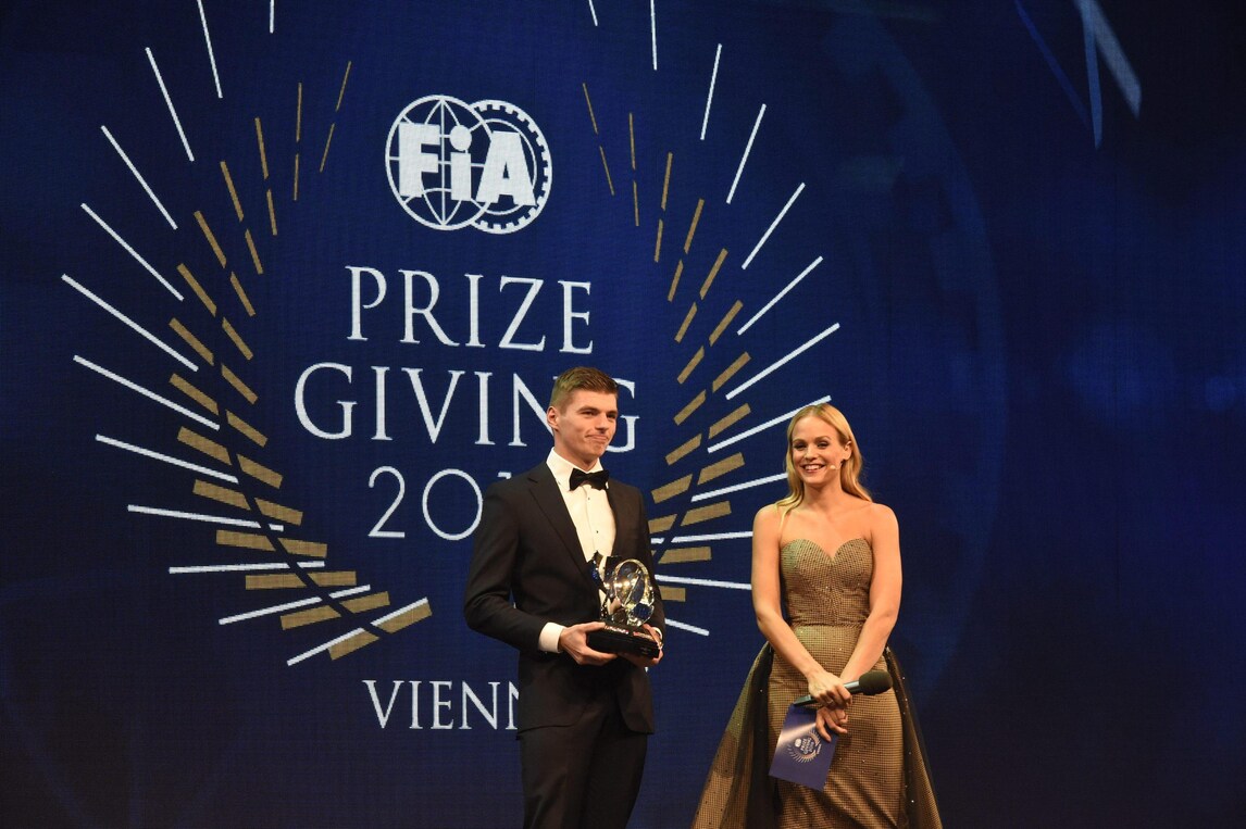 F1 Red Bull, due premi per Verstappen