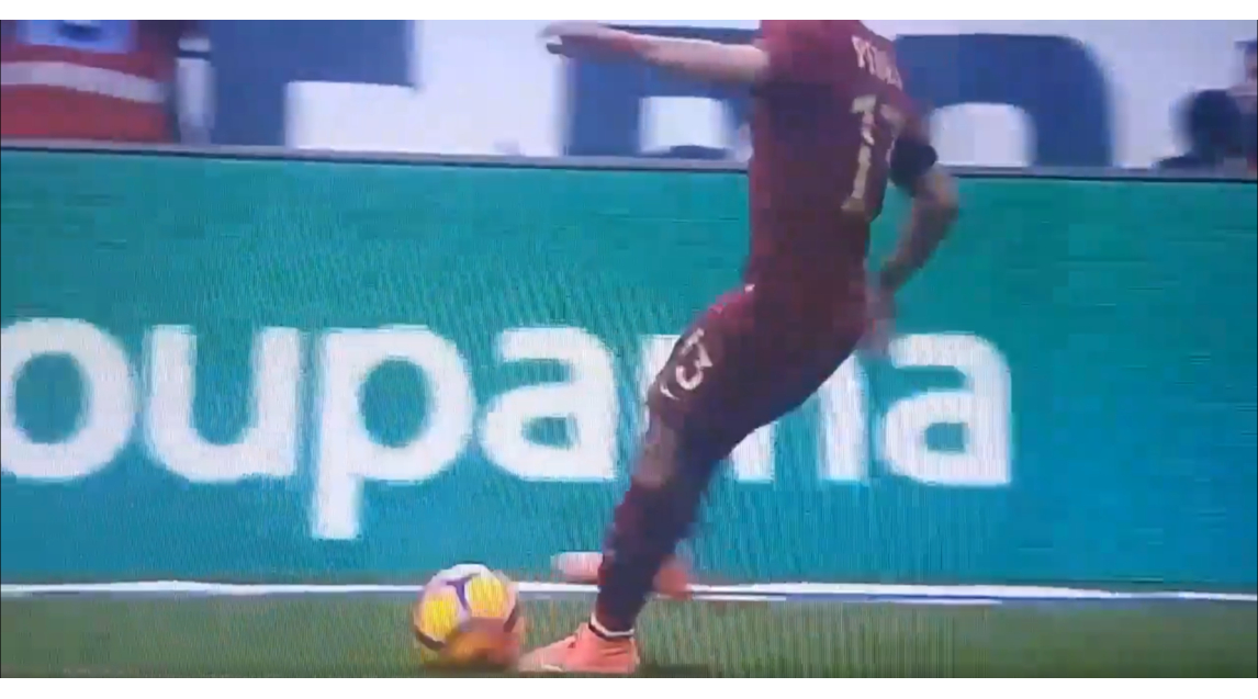 Lazio-Roma, il fallo su Bruno Peres: fuori area o rigore? 