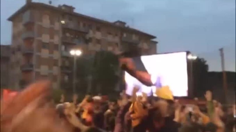 Roma, che festa tra i tifosi dopo il derby