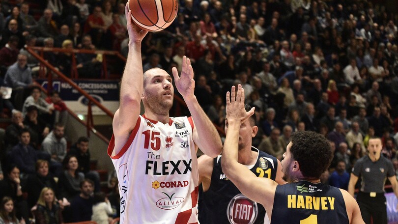 Crosariol stende Torino, Pesaro passa a Cremona