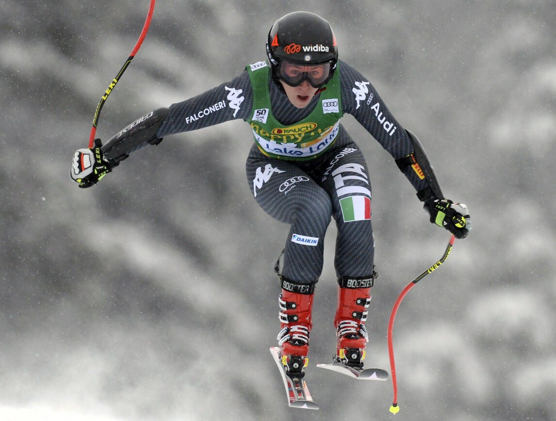 Sci, Goggia terza in SuperG a Lake Louis